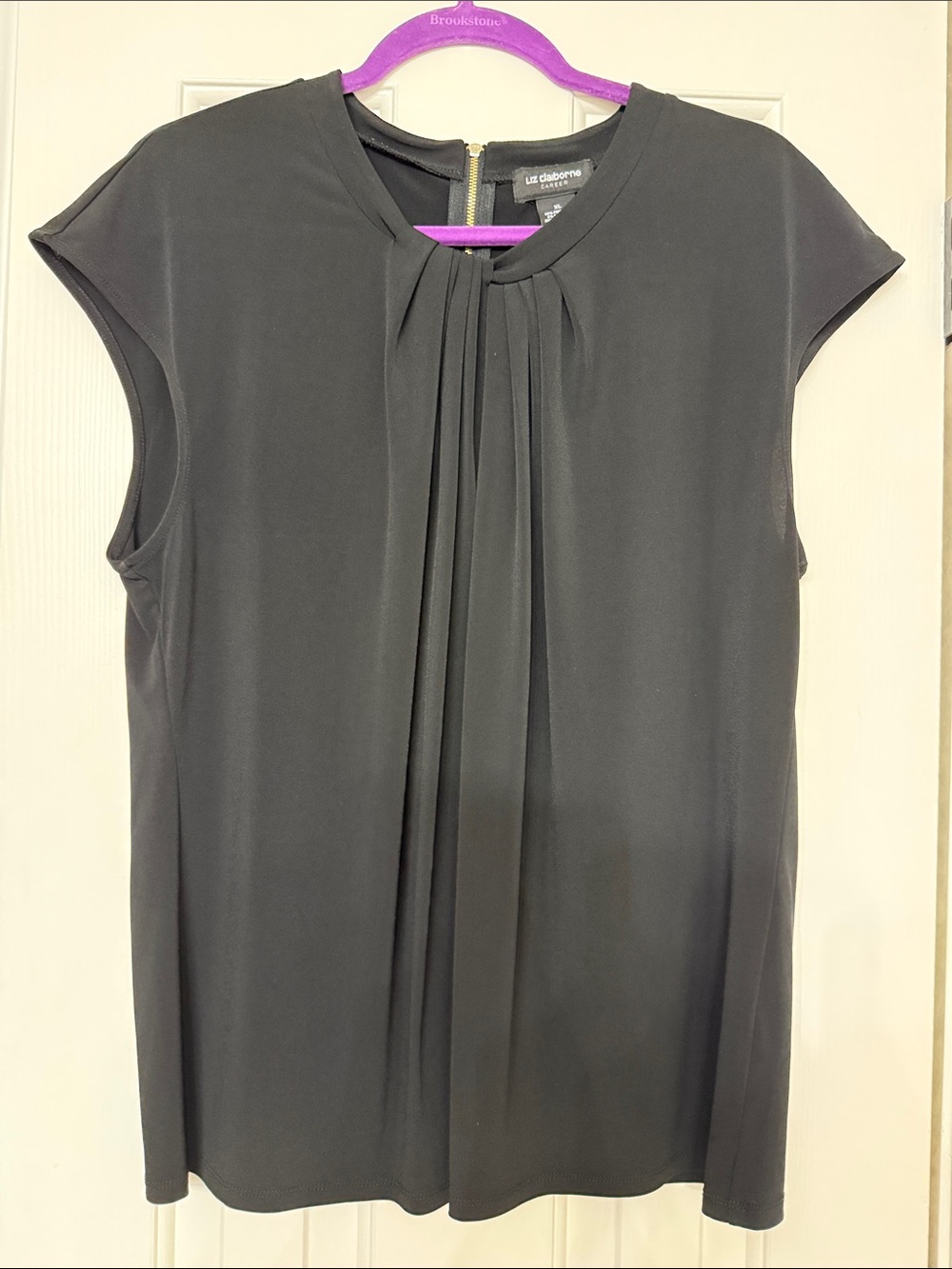 Liz Claiborne Black Pleated Cap-Sleeve Top